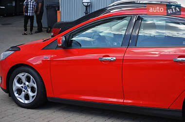 Хэтчбек Ford Focus 2015 в 