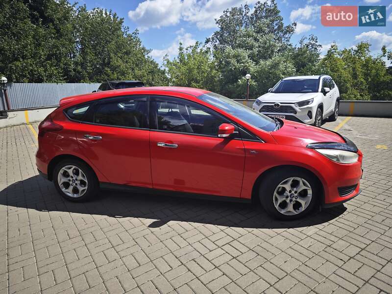 Хэтчбек Ford Focus 2015 в Киеве