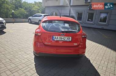 Хэтчбек Ford Focus 2015 в 