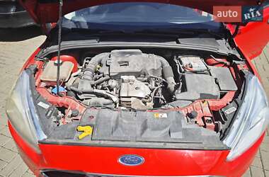 Хэтчбек Ford Focus 2015 в 