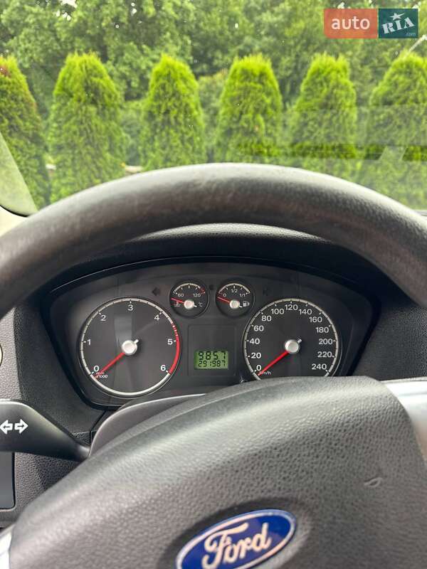 Универсал Ford Focus 2006 в Новояворовске