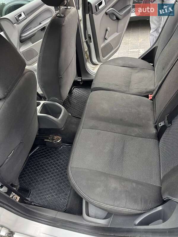 Универсал Ford Focus 2006 в Новояворовске