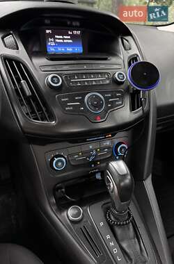 Седан Ford Focus 2016 в 