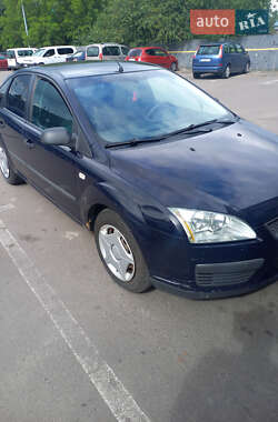 Хэтчбек Ford Focus 2005 в 