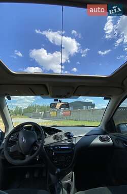 Хэтчбек Ford Focus 2004 в 