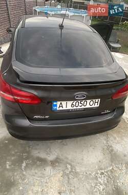 Седан Ford Focus 2015 в 