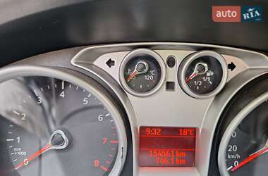 Хэтчбек Ford Focus 2011 в 