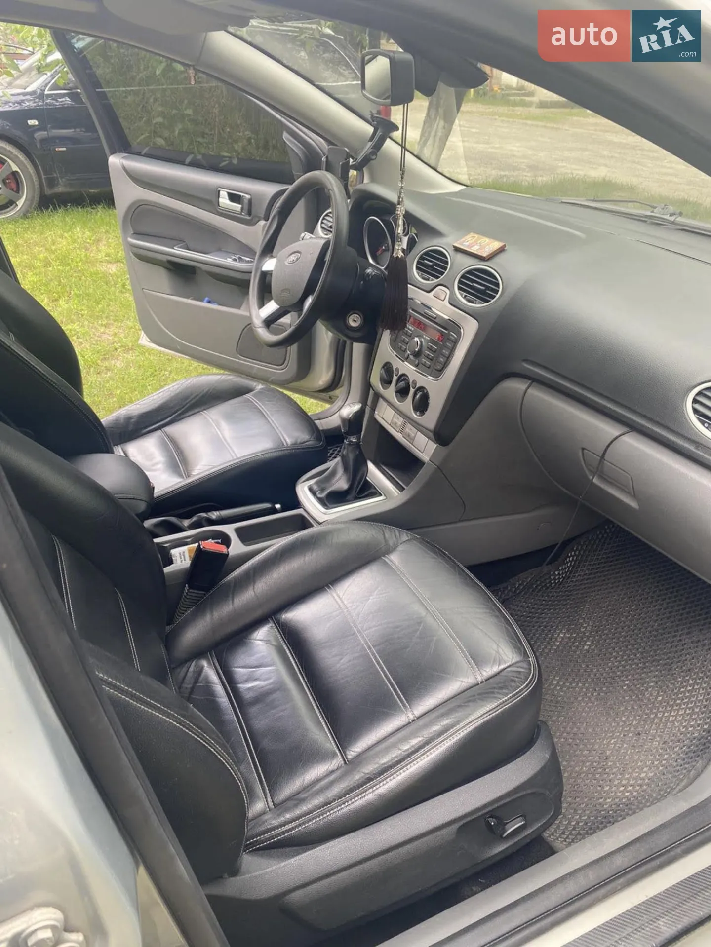 2010 Ford Focus - мініатюра 4