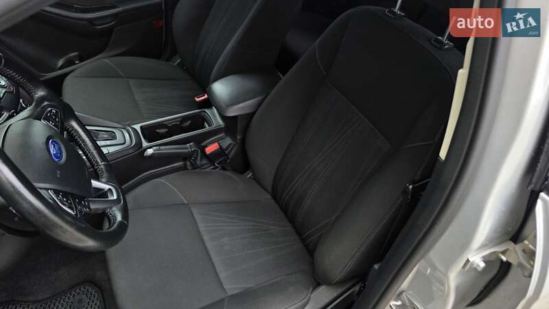 Седан Ford Focus 2015 в Киеве