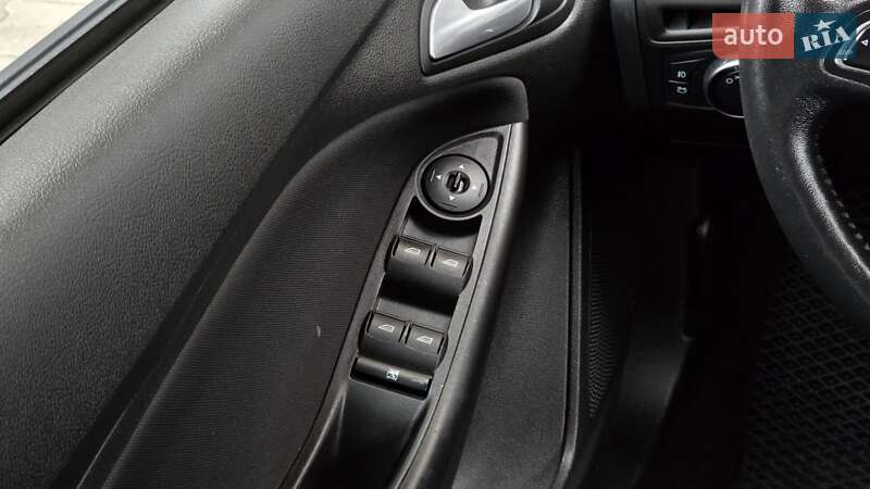 Седан Ford Focus 2015 в Киеве