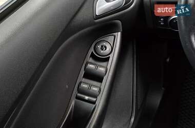 Седан Ford Focus 2015 в 