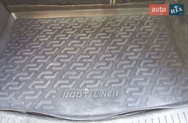 Хэтчбек Ford Focus 2005 в 