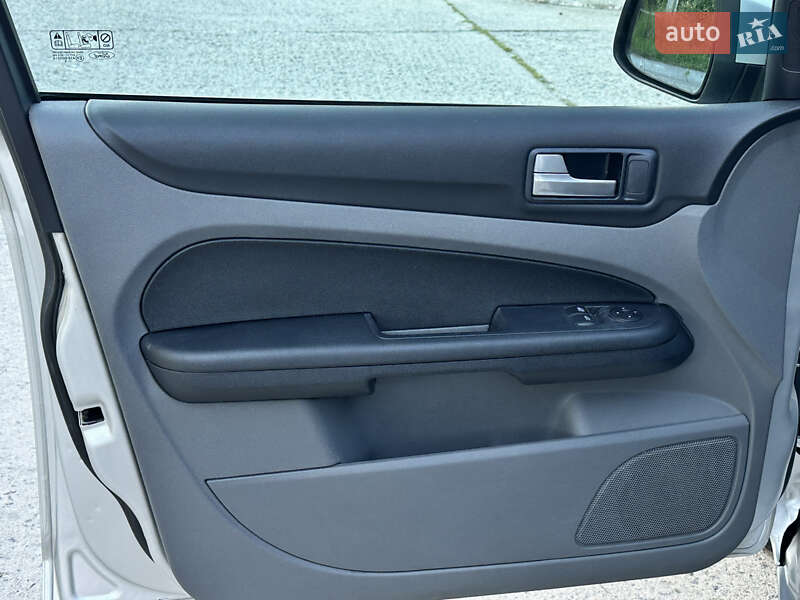 Универсал Ford Focus 2008 в Нетешине