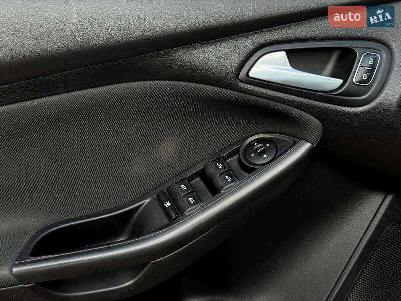 Седан Ford Focus 2015 в Киеве