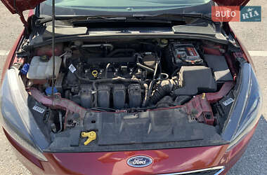 Седан Ford Focus 2015 в 