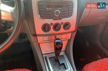 Седан Ford Focus 2010 в 