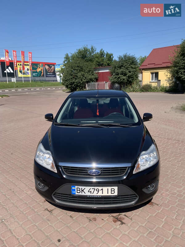 Седан Ford Focus 2010 в Ровно