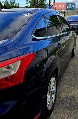 Седан Ford Focus 2012 в 
