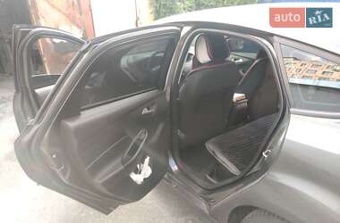 Хэтчбек Ford Focus 2015 в 