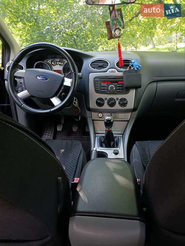 Хэтчбек Ford Focus 2010 в Ровно