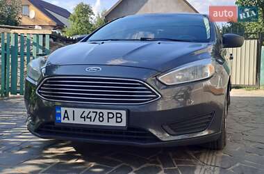 Седан Ford Focus 2015 в Вишневому