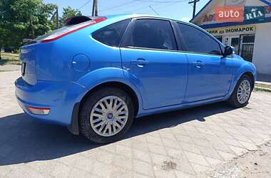 Хэтчбек Ford Focus 2010 в 