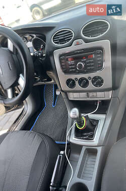 Универсал Ford Focus 2010 в 