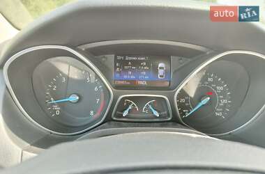 Седан Ford Focus 2015 в 