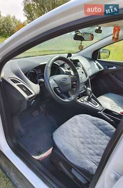 Седан Ford Focus 2015 в 