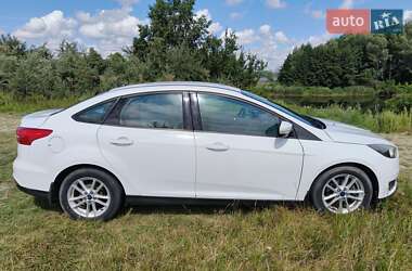 Седан Ford Focus 2015 в 