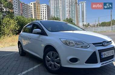 Хэтчбек Ford Focus 2013 в 