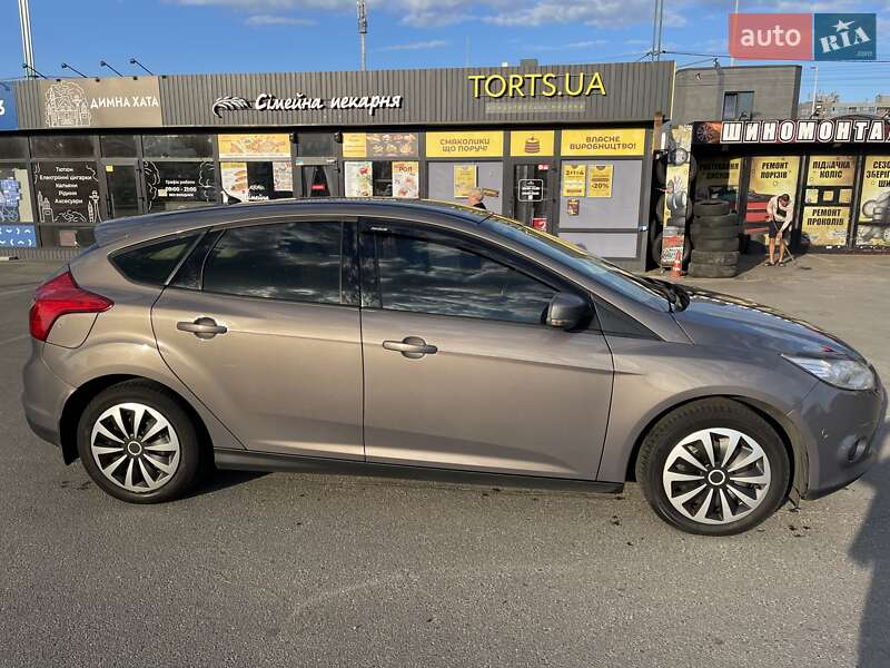 Хэтчбек Ford Focus 2014 в Киеве фото 10 Хэтчбек Ford Focus 2014 в Киеве