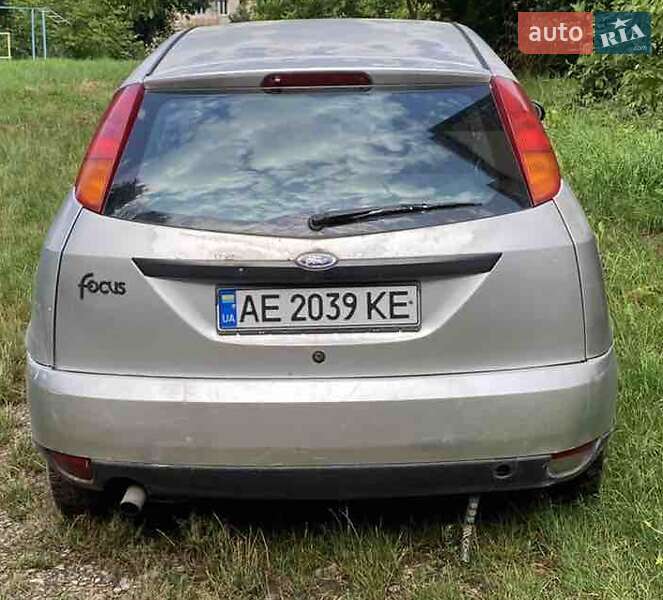 Хэтчбек Ford Focus 1999 в Черновцах