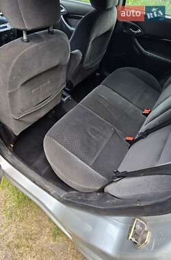 Хэтчбек Ford Focus 2003 в 