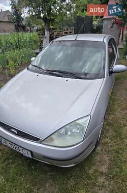 Хэтчбек Ford Focus 2003 в 