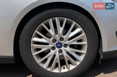 Седан Ford Focus 2017 в 