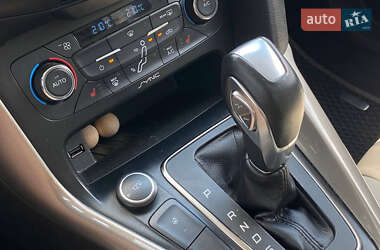 Седан Ford Focus 2017 в 