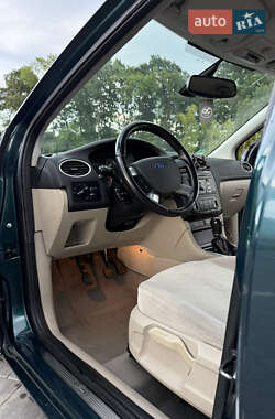 Хэтчбек Ford Focus 2005 в 