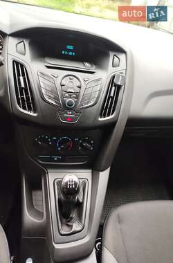 Хэтчбек Ford Focus 2013 в 