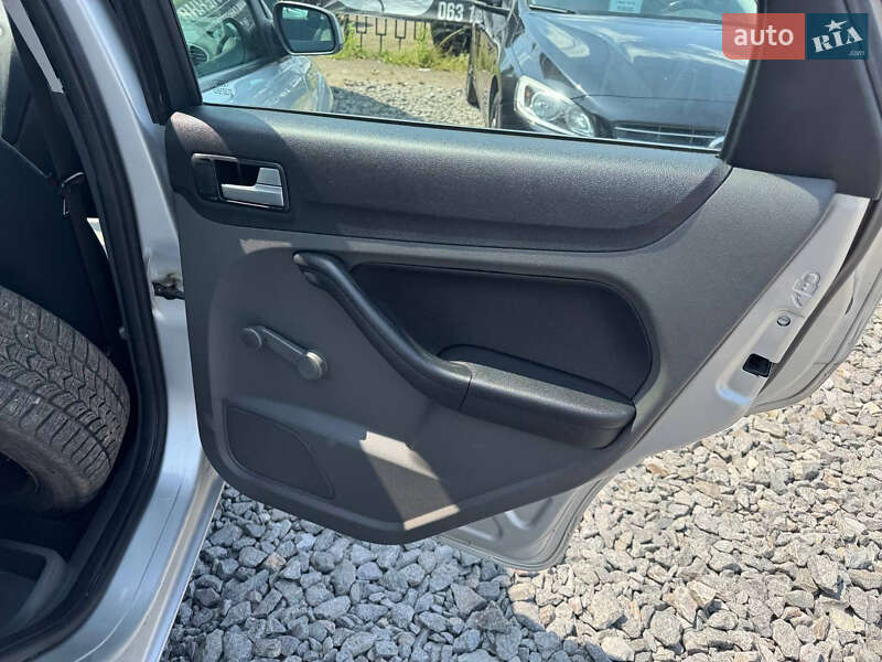 Хэтчбек Ford Focus 2007 в Стрые