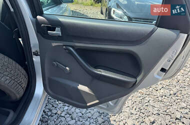 Хэтчбек Ford Focus 2007 в 