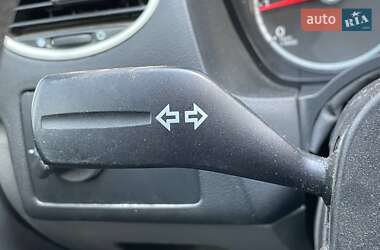 Хэтчбек Ford Focus 2011 в 