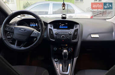 Хэтчбек Ford Focus 2017 в 