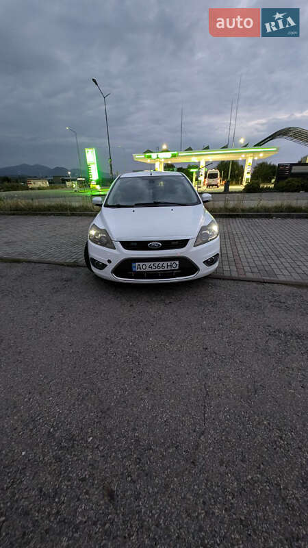 Купе Ford Focus 2009 в Тячеве