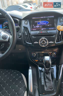 Хэтчбек Ford Focus 2013 в 