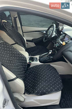 Хэтчбек Ford Focus 2013 в 