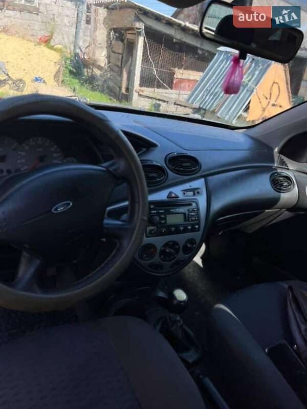 Хэтчбек Ford Focus 2001 в Львове
