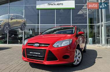 Хэтчбек Ford Focus 2013 в 