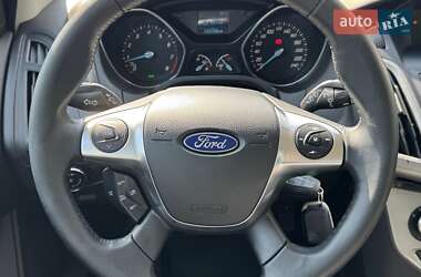 Хэтчбек Ford Focus 2013 в 