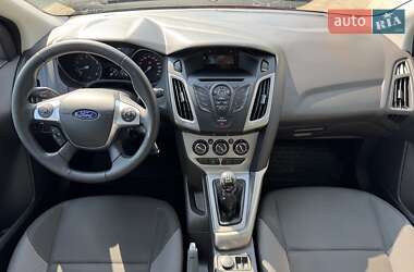 Хэтчбек Ford Focus 2013 в 